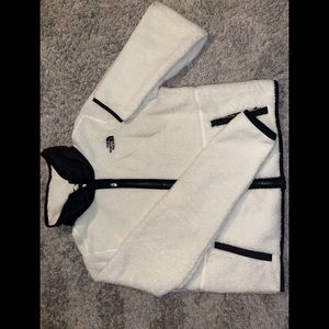 The Northface Campshire Crop Fleece Jacket